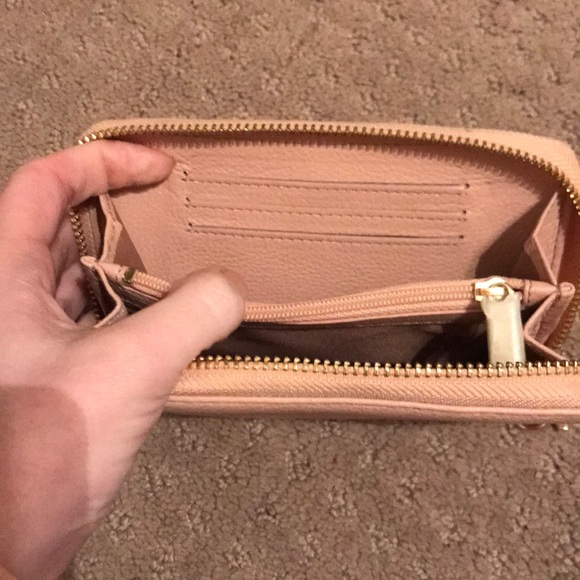 Tory Burch Millennial Pink Wristlet - Picture 6 of 6